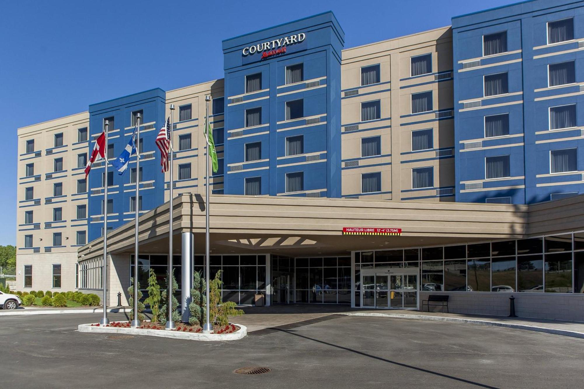 Отель Courtyard By Marriott Montreal West Island/Baie D'Urfe Экстерьер фото