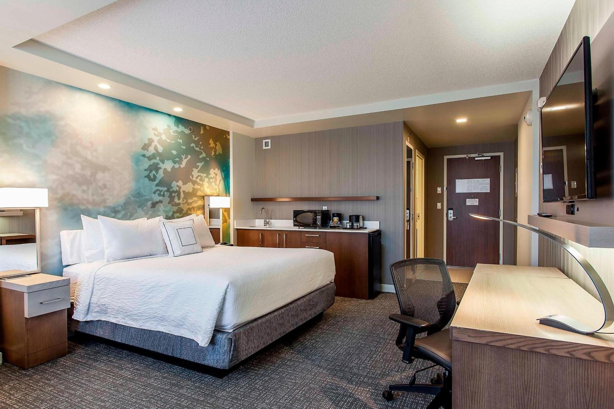 Отель Courtyard By Marriott Montreal West Island/Baie D'Urfe Экстерьер фото