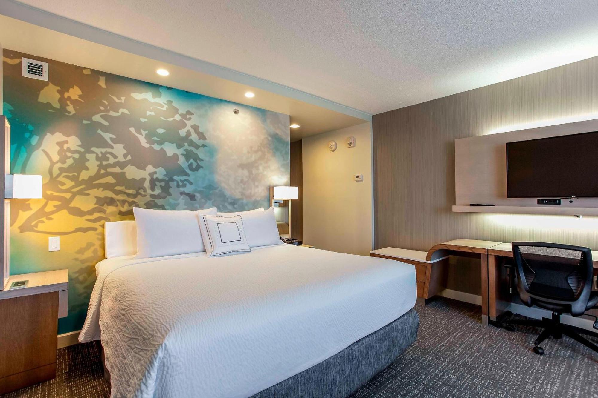 Отель Courtyard By Marriott Montreal West Island/Baie D'Urfe Экстерьер фото