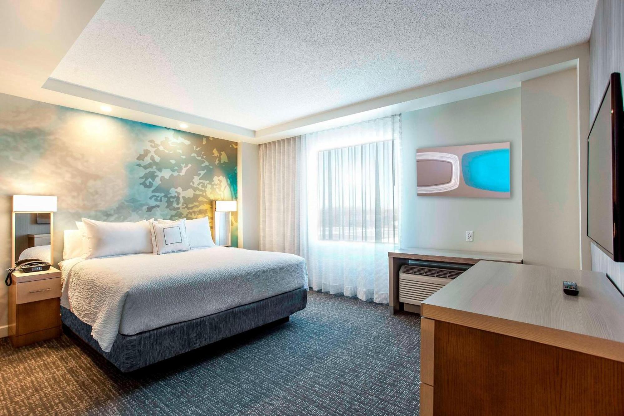 Отель Courtyard By Marriott Montreal West Island/Baie D'Urfe Экстерьер фото