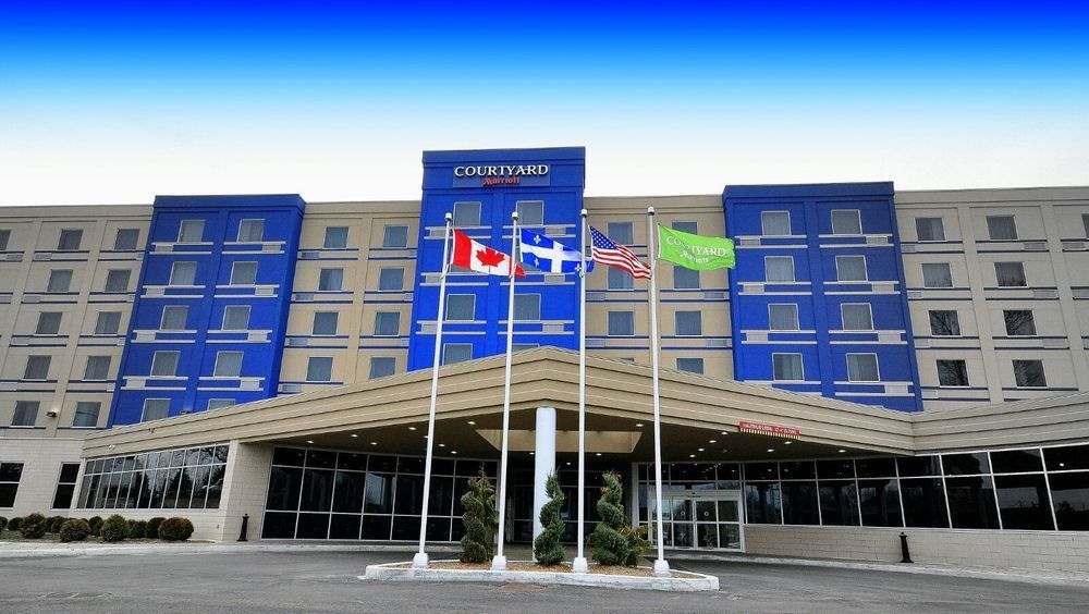 Отель Courtyard By Marriott Montreal West Island/Baie D'Urfe Экстерьер фото