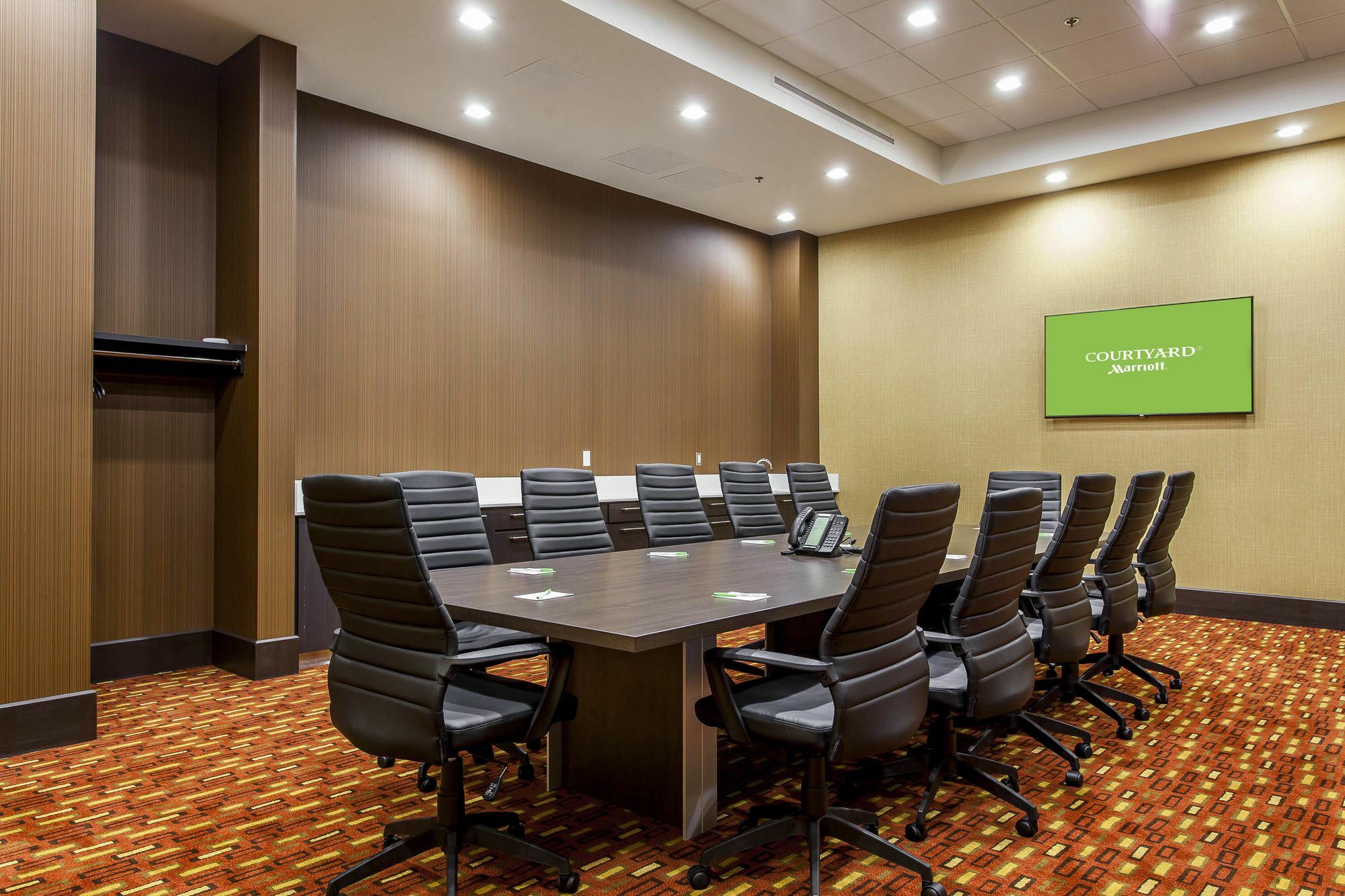 Отель Courtyard By Marriott Montreal West Island/Baie D'Urfe Экстерьер фото
