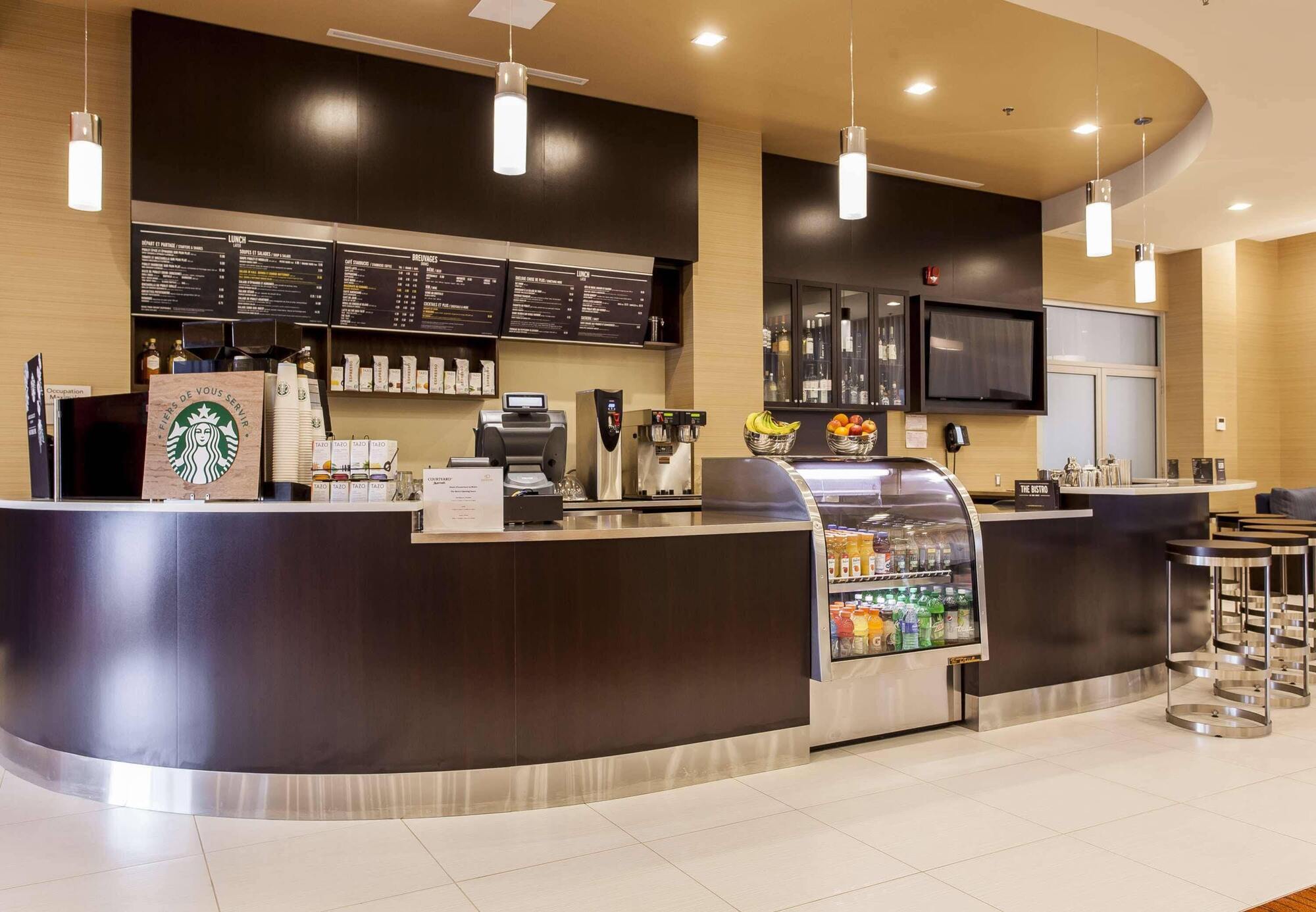 Отель Courtyard By Marriott Montreal West Island/Baie D'Urfe Экстерьер фото