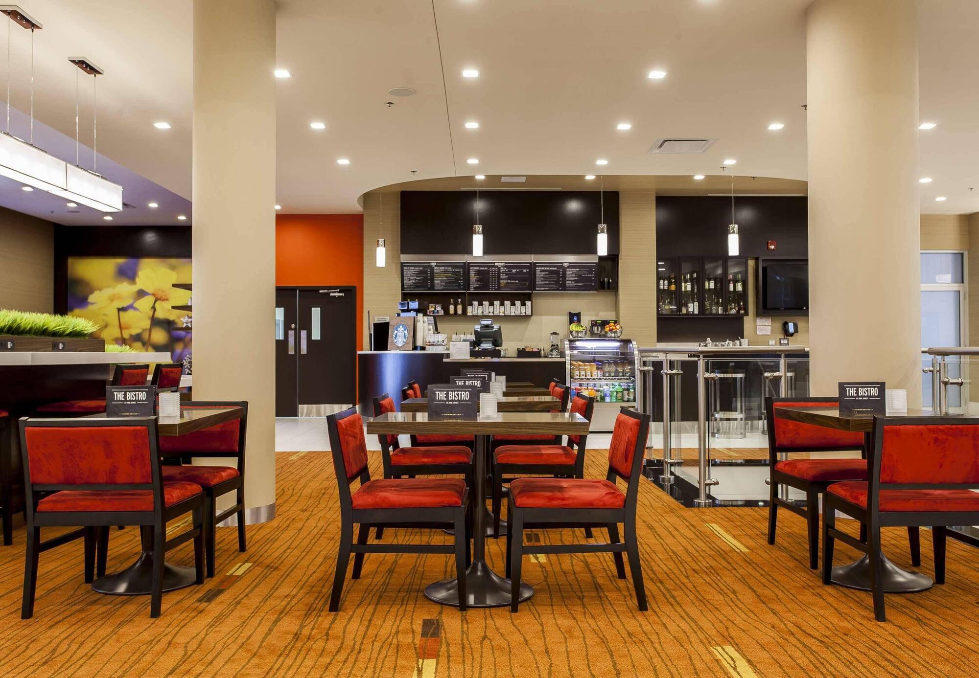 Отель Courtyard By Marriott Montreal West Island/Baie D'Urfe Экстерьер фото